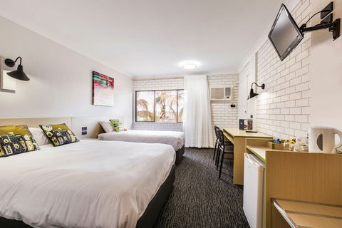 Boomerang Hotel - Accommodation Burleigh 5