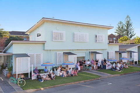 La Costa Motel - Accommodation Burleigh 2