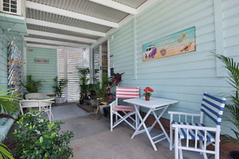 La Costa Motel - Accommodation Burleigh 0