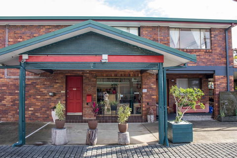 Arabella Motor Inn - Accommodation Burleigh 2