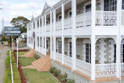 Quality Inn Ashby House Tamworth - Accommodation Burleigh 0
