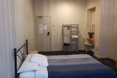 Big Hostel - Accommodation Burleigh 4