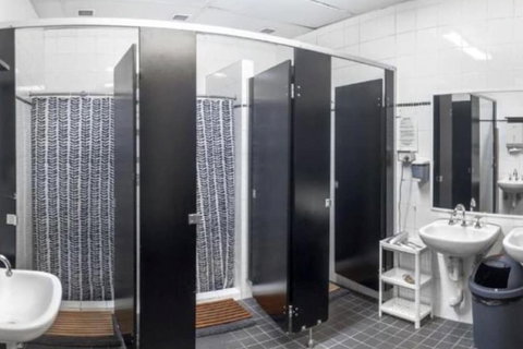 Big Hostel - Accommodation Burleigh 7