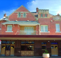 Captain Cook Hotel - Accommodation Burleigh