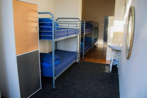 Hump Backpackers - Accommodation Burleigh 6