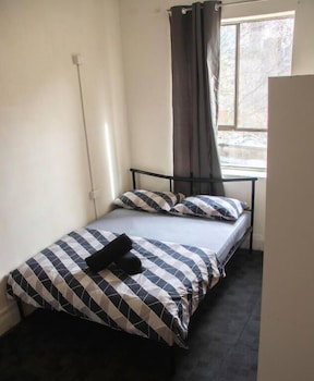 Hump Backpackers - Accommodation Burleigh 3