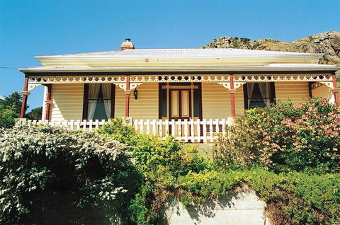 Stanley Hotel & Apartments - Accommodation Burleigh 2