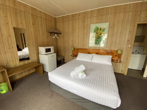 Mountain View Motel Queenstown - Accommodation Burleigh 2