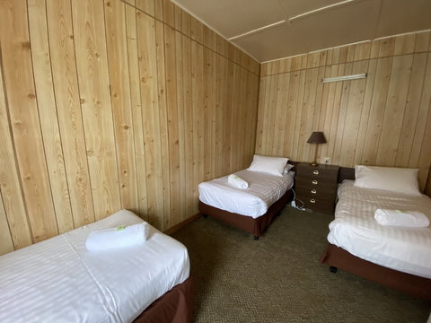 Mountain View Motel Queenstown - Accommodation Burleigh 5