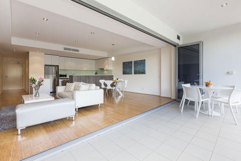 Gallery Serviced Apartments - Accommodation Burleigh 5