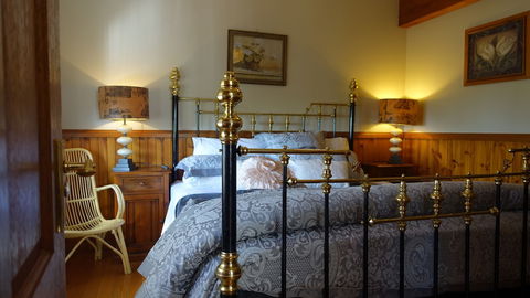 Gracehill - Accommodation Burleigh 6