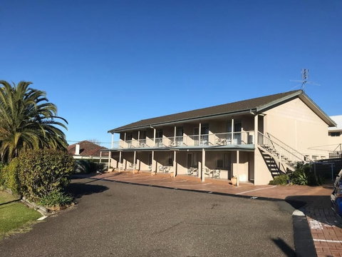 Holiday Lodge Motor Inn - Accommodation Burleigh 3