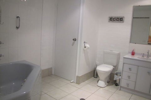 Apollo Apartments - Accommodation Burleigh 5