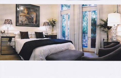 Andres Mews Luxury Serviced Apartments - Accommodation Burleigh 2