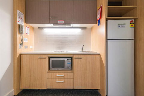 RMIT Village House - Accommodation Burleigh 3