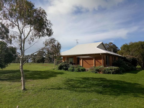 Adinfern Estate - Accommodation Burleigh 5