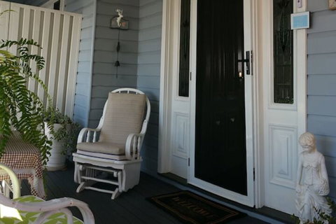 Elindale House Bed & Breakfast - Accommodation Burleigh 3