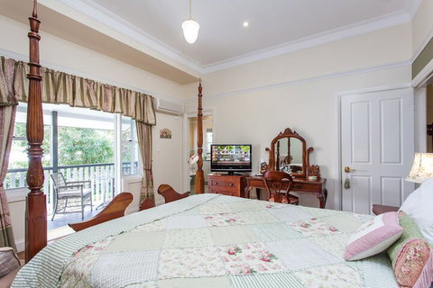 Elindale House Bed & Breakfast - Accommodation Burleigh 6