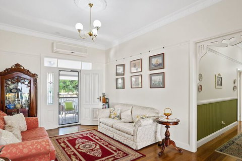 Elindale House Bed & Breakfast - Accommodation Burleigh 5