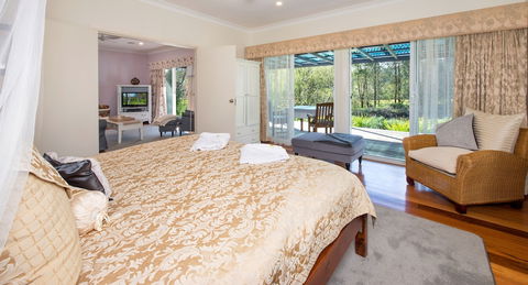 Crystal Creek Meadows Luxury Cottages - Accommodation Burleigh 6