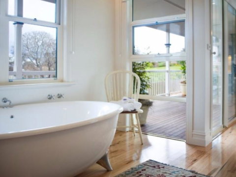 Hudson On Wombat - Accommodation Burleigh 6