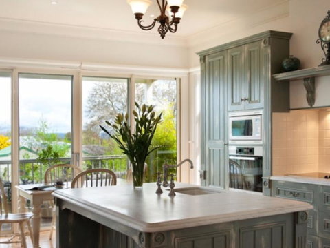 Hudson On Wombat - Accommodation Burleigh 4