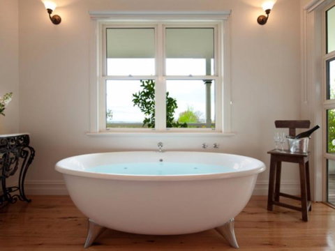 Hudson On Wombat - Accommodation Burleigh 1