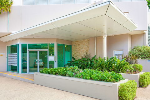 Beachlife Holiday Apartments - Accommodation Burleigh 0