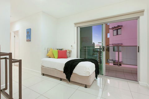 Beachlife Holiday Apartments - Accommodation Burleigh 5