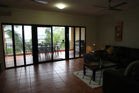 Darwin Deluxe Apartments - Accommodation Burleigh 6