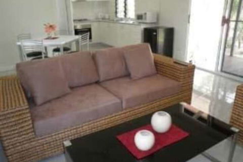 Chalets On Woodlands - Accommodation Burleigh 2