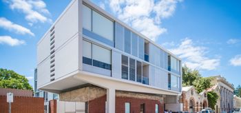 Apartment 9 - Accommodation Burleigh 0