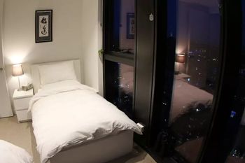 EQ Apartment - Accommodation Burleigh 4