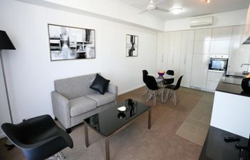Under The Townsville Sun (694I) - Accommodation Burleigh 1