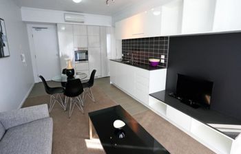 Under The Townsville Sun (694I) - Accommodation Burleigh 4