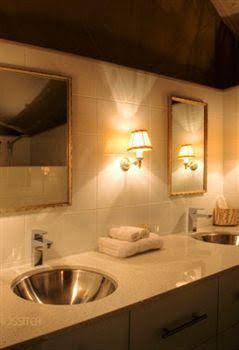 Alure Boutique Villas - Accommodation Burleigh 0