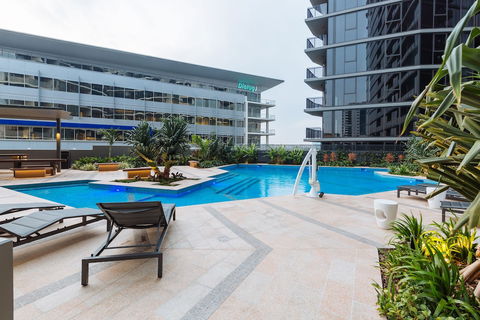 Airtrip Apartment On Manning St - Accommodation Burleigh 2