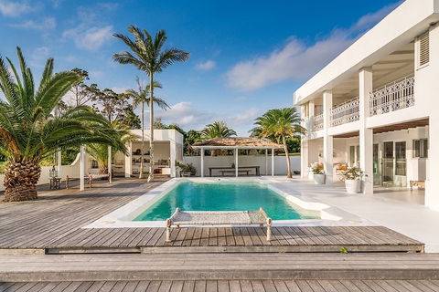 Your Luxury Escape - Bisque House - Accommodation Burleigh 2
