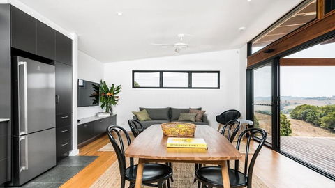 Your Luxury Escape - Carinya Cottages 4 - Accommodation Burleigh 5