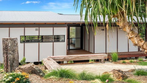 Your Luxury Escape - Carinya Cottages 4 - Accommodation Burleigh 1