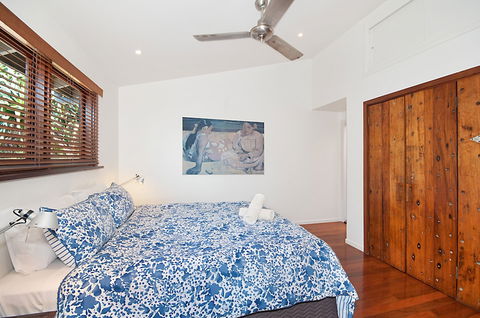 A PERFECT STAY - The Hawk At Wategos - Accommodation Burleigh 6