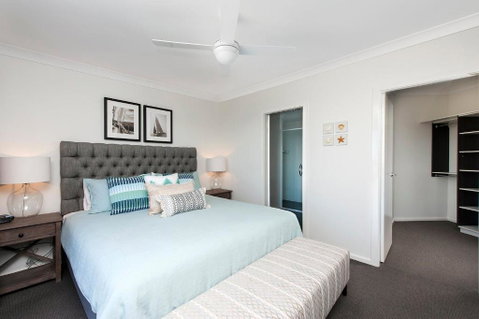 Mollymook Beachfront Penthouse 9 - Accommodation Burleigh 4