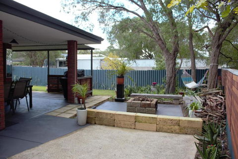 Abbey Beach Cottage - Accommodation Burleigh 4