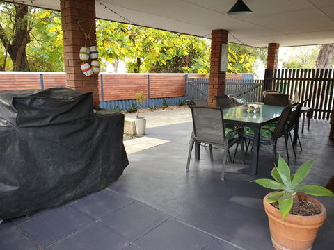 Abbey Beach Cottage - Accommodation Burleigh 5