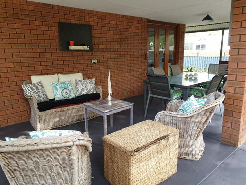 Abbey Beach Cottage - Accommodation Burleigh 3