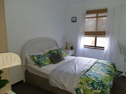 Abbey Beach Cottage - Accommodation Burleigh 6