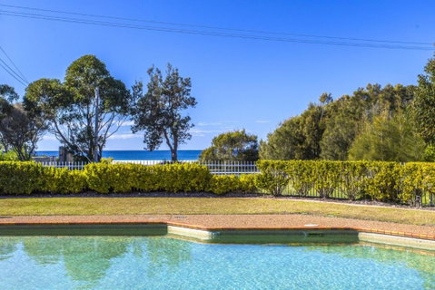 Fathoms 8 Mollymook - Accommodation Burleigh 1