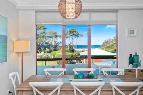 Fathoms 8 Mollymook - Accommodation Burleigh 4