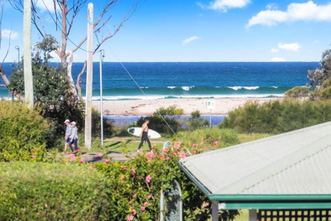 Fathoms 8 Mollymook - Accommodation Burleigh 3