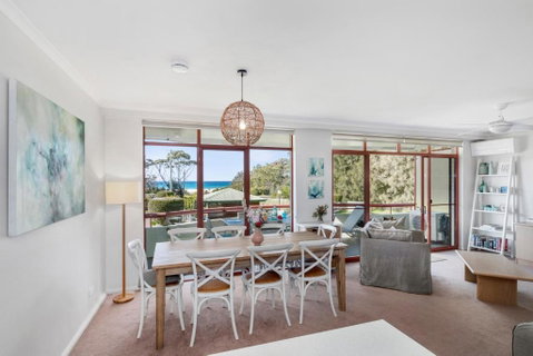 Fathoms 8 Mollymook - Accommodation Burleigh 2